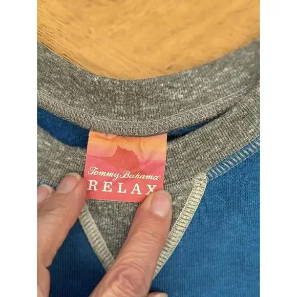 Tommy Bahama Relax Blue Pullover Sweater - Large - Picture 2 of 4